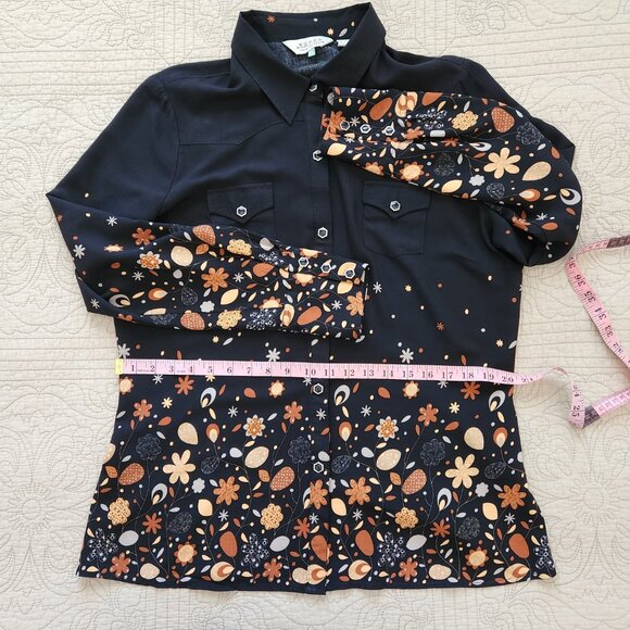 Roper Western Black Floral Print Blouse with Silver and Black Snaps - Picture 7 of 7